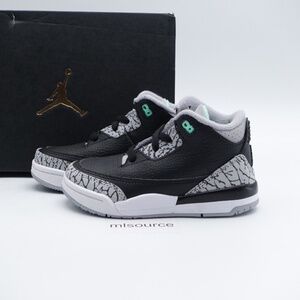 NEW Jordan 3 Retro Sneakers DM0968-031 Black/Green Glow
